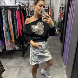 SİYAH KALP LEOPAR OMZU DÜŞÜK SWEAT - Görsel 4