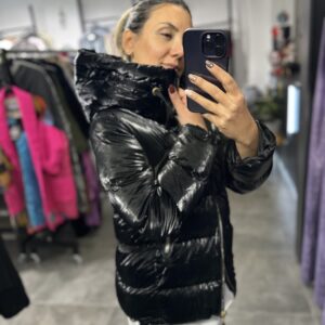 SİYAH PARLAK ŞİŞME MONT