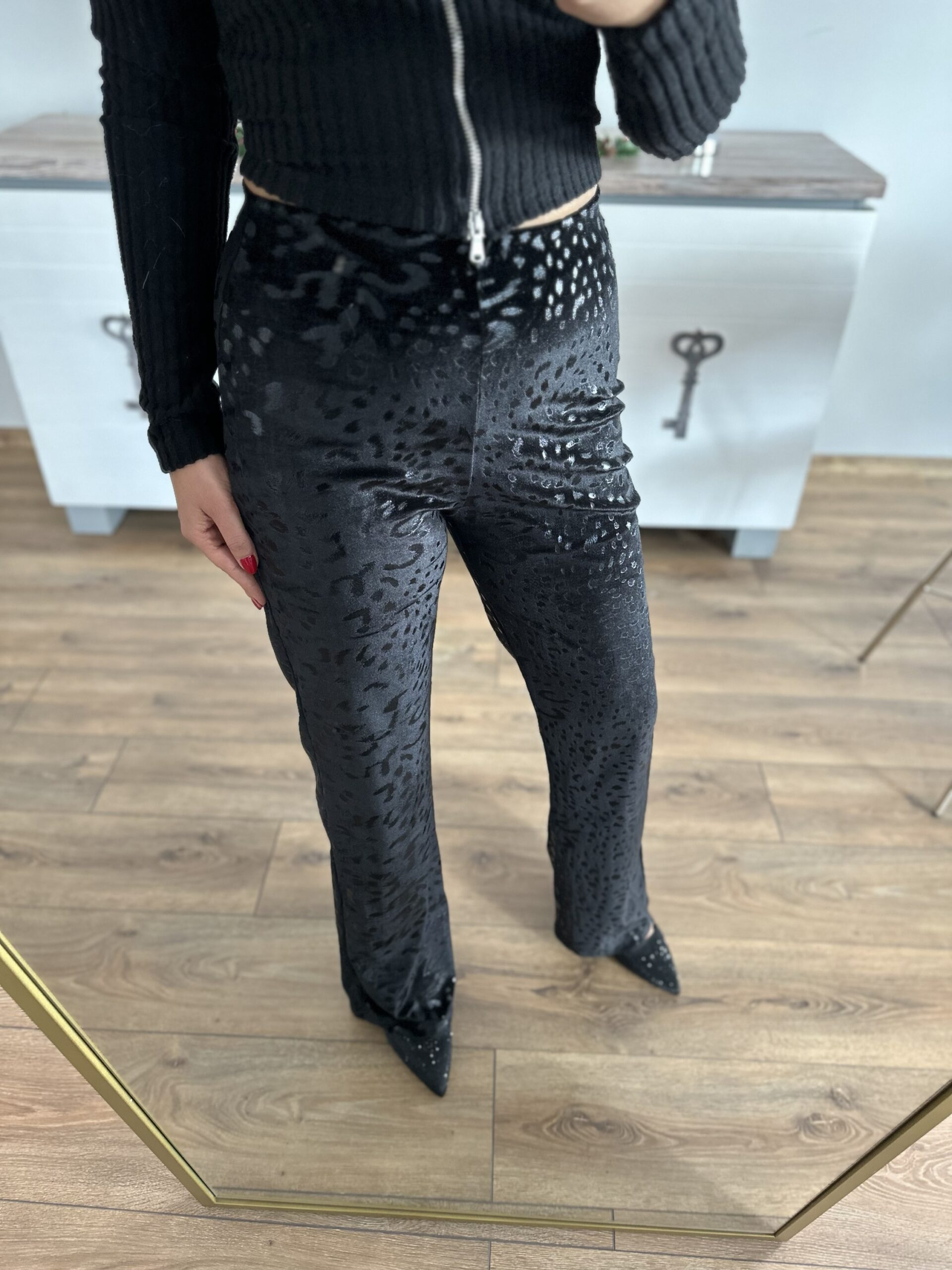 SİYAH KADİFE LEOPAR PANTOLON - Görsel 4