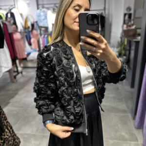 SİYAH GÜL İŞLEMELİ CEKET