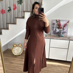 KAHVE BOĞAZLI YIRTMAÇLI ELBİSE - Görsel 4