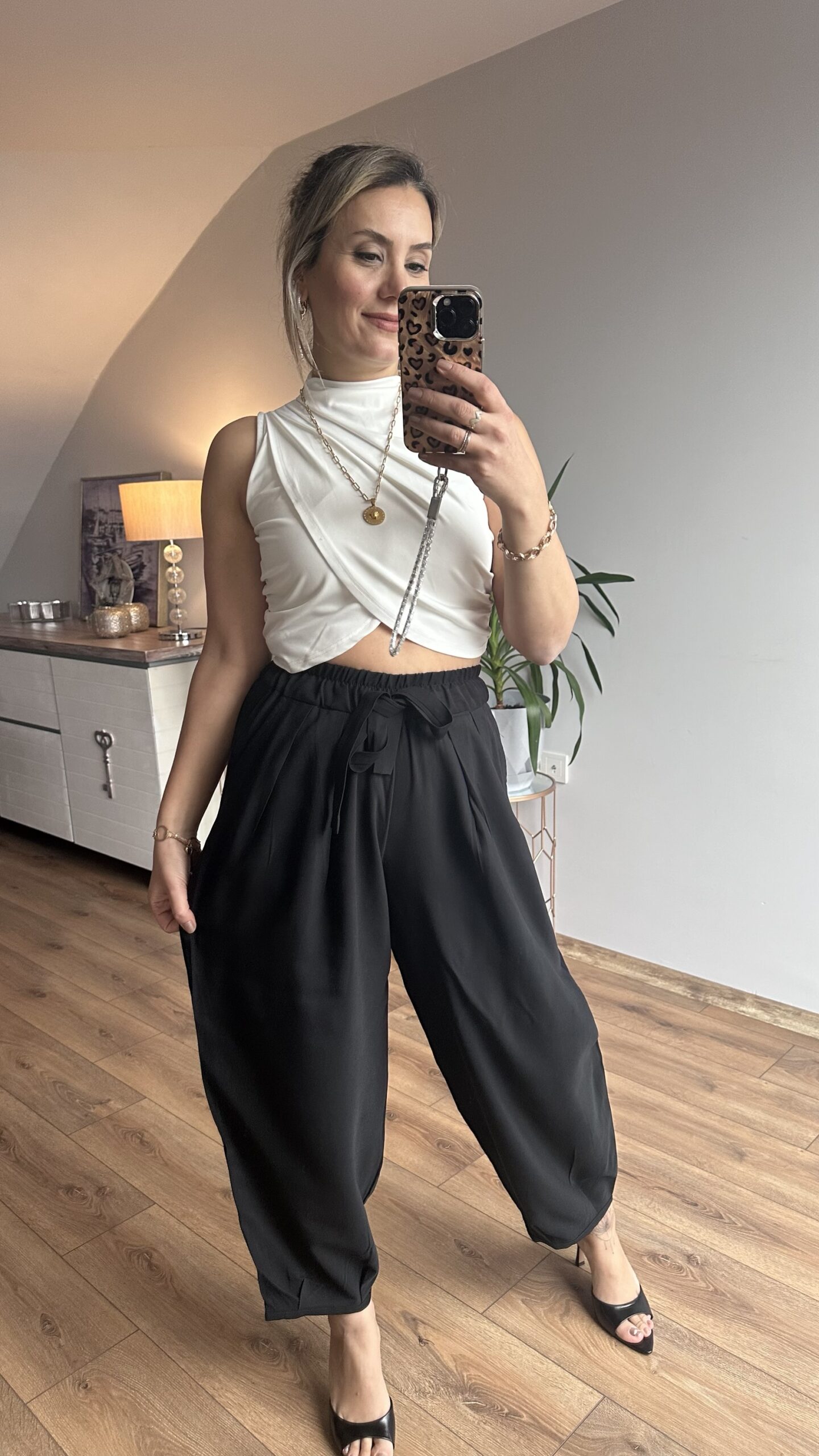 SİYAH BELİ BAĞLAMALI PANTOLON - Görsel 4