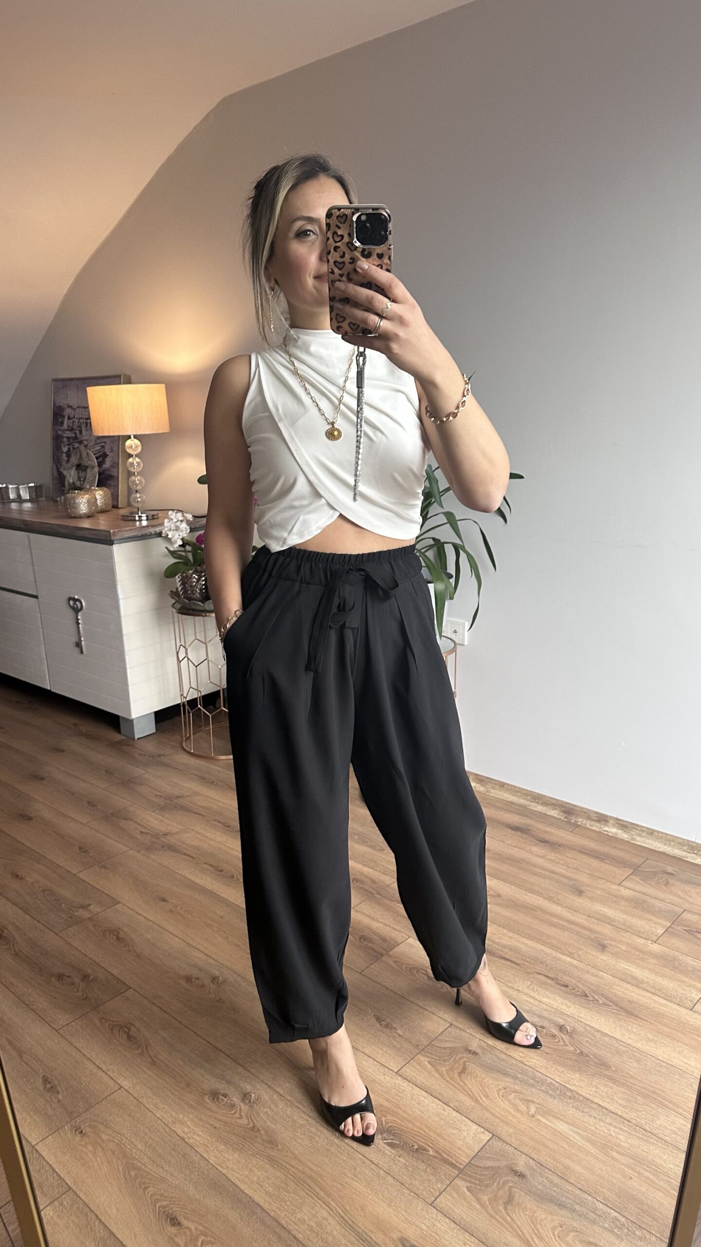 SİYAH BELİ BAĞLAMALI PANTOLON - Görsel 5